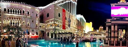 venetian-hotel-las-vegas-night